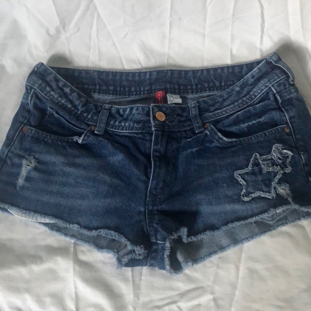 H&M Women’s Star Jean Shorts